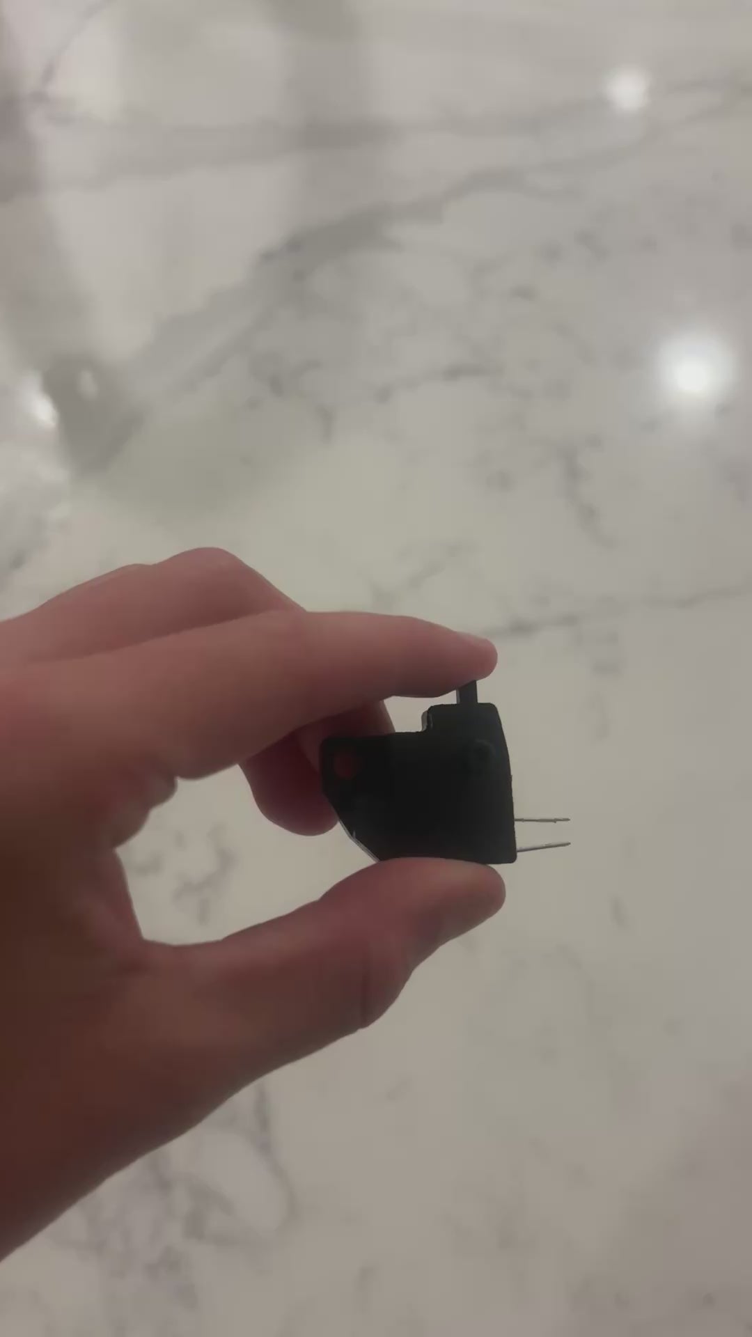Ultra bee clicker for all mini emotos